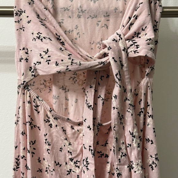 PrettyLittleThing Floral Tie Front Midi Dress (petite) - Picture 5 of 5